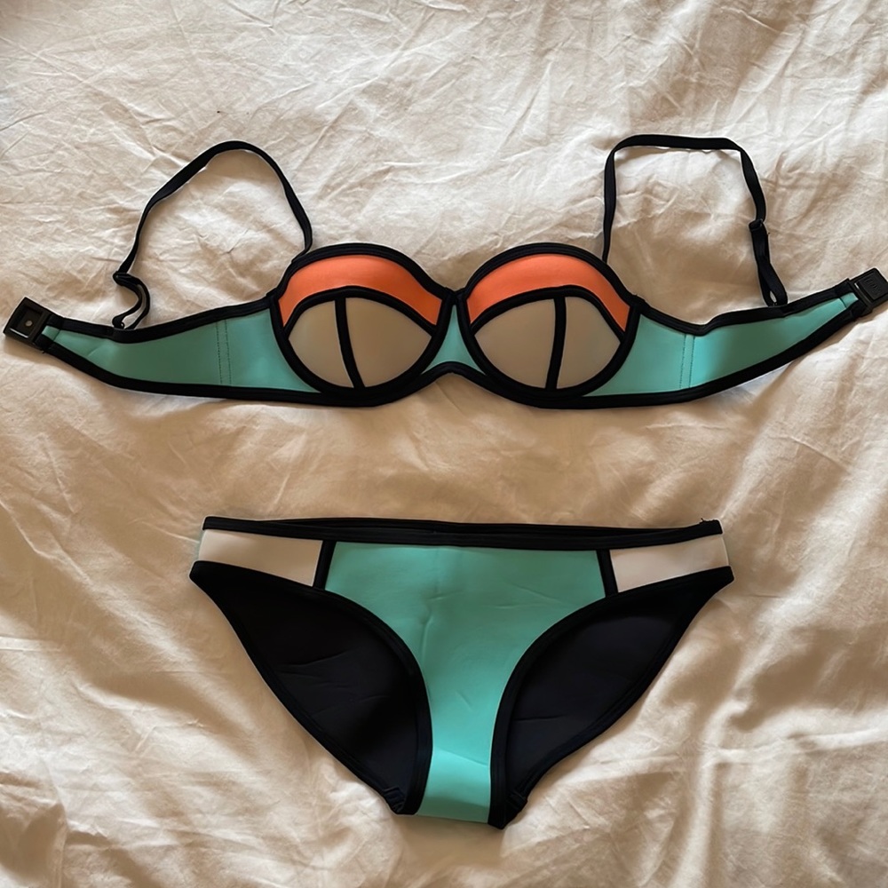 Women’s bathing suit size small brand Triangl